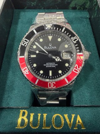 Reloj Bulova Sub Marine Negro y Rojo