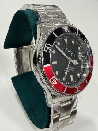 Reloj Bulova Sub Marine Negro y Rojo