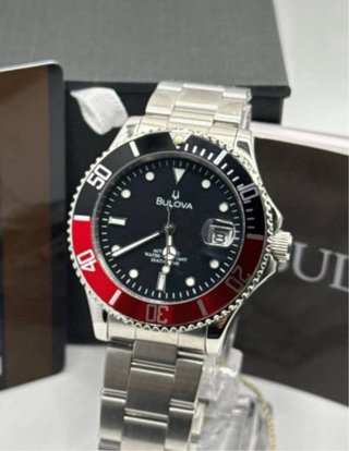 Reloj Bulova Sub Marine Negro y Rojo