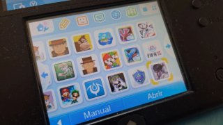 Nintendo 2DS con tarjeta SD 64GB