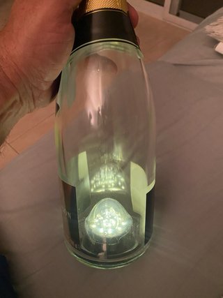 Botella decorativa luminosa, con luz integrada