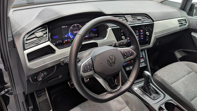VOLKSWAGEN Touran 2.0 TDI DSG2024