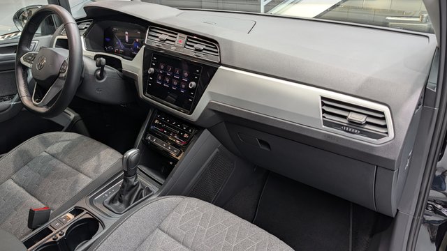 VOLKSWAGEN Touran 2.0 TDI DSG2024