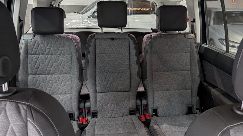 Volkswagen Touran ADVANCE 2.0 TDI DSG 2024, foto 32
