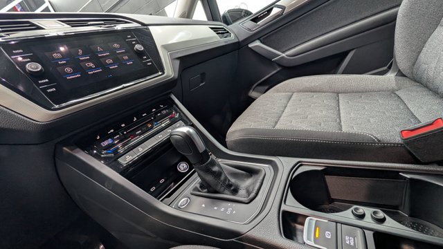 VOLKSWAGEN Touran 2.0 TDI DSG2024
