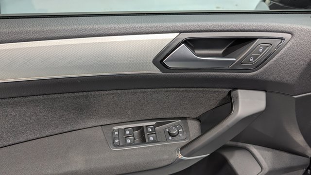 VOLKSWAGEN Touran 2.0 TDI DSG2024