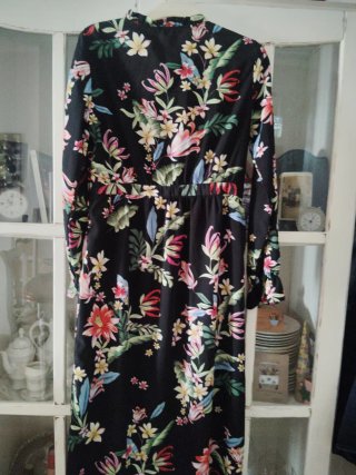 Vestido flores manga larga abierto