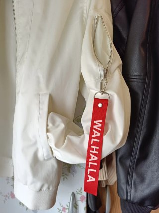 Chaqueta Bomber Blanca Tokyo Revengers Valhalla