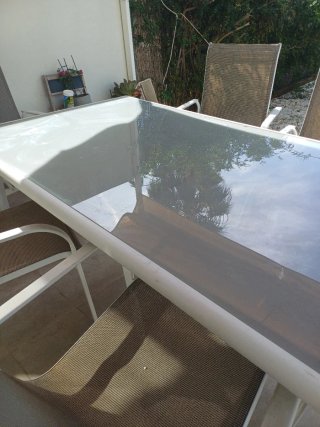 Mesa y 6 sillones de jardín