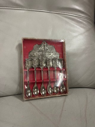 Set di sei cucchiaini decorativi antichi