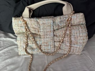 Bolso estilo lazo beige y multicolor