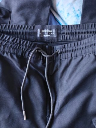 Pantalones cargo Bershka negros