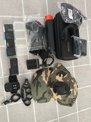 Videocamera sportiva GoPro Hero 11 in ottime condizioni, quasi nuova con accessori