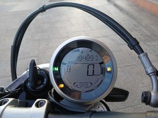 Ducati Scrambler Icon Amarilla