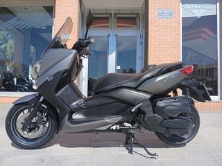 YAMAHA X-MAX 400