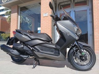 YAMAHA X-MAX 400