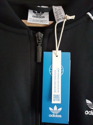 Sudadera Adidas Negra con Etiquetas