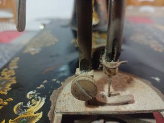 Máquina de coser SINGER antigua (Año 1873).
