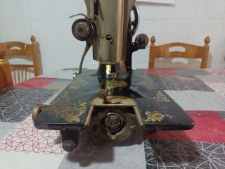 Máquina de coser SINGER antigua (Año 1873).