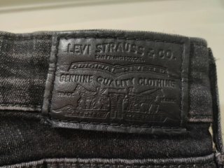 LEVI'S - Vaqueros grises mujer 711