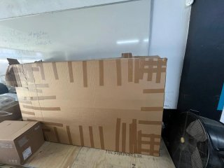 Pantalla Profesional Philips 75” 4K + 2 soportes T