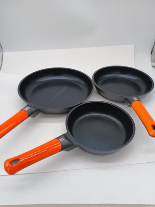 Set di 3 Padelle BRA Efficient Orange, in Alluminiofuso, Rivestimento Antiaderente a Tre Strati senza PFOA, 20-24-28 cm, colore N