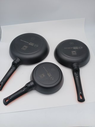 Set di 3 Padelle BRA Efficient Orange, in Alluminiofuso, Rivestimento Antiaderente a Tre Strati senza PFOA, 20-24-28 cm, colore N