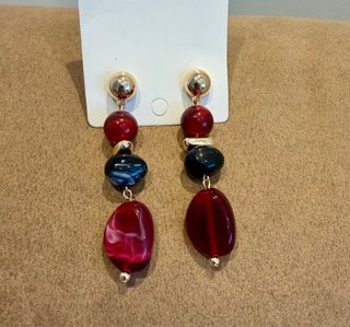 Pendientes largos multicolor con cuentas
