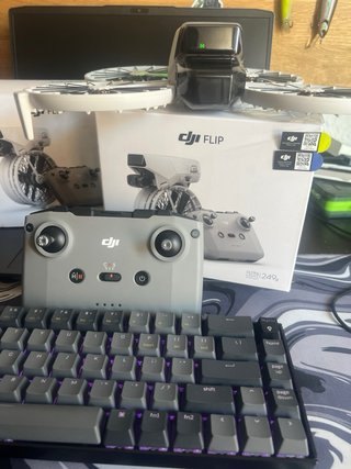 DJI Flip - Dron y Accesorios