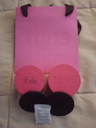 Bolsa y caja pequeña Tous fucsia
