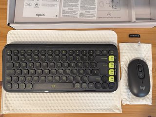 Logitech POP ICON COMBO Teclado y Ratón