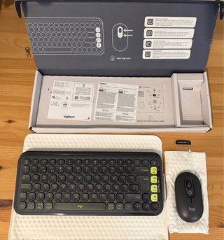 Logitech POP ICON COMBO Teclado y Ratón