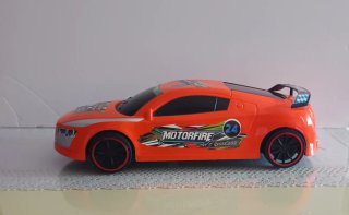 Coche deportivo naranja Motorfire