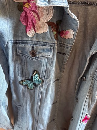 Cazadora vaquera Kall con parches