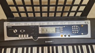 Teclado Electrónico Yamaha