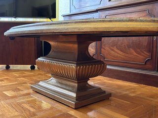Mesa de centro ovalada de mármol
