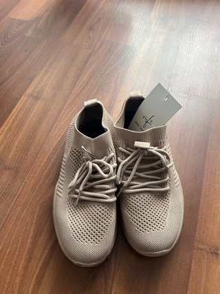 Zapatillas beige de malla