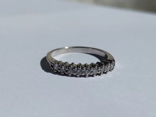 Anillo oro blanco con circonitas