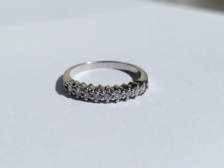 Anillo oro blanco con circonitas