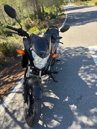 Honda CB125F Negra Seminueva