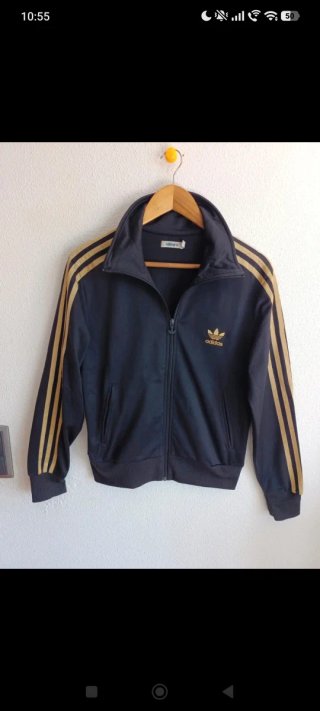 Chaqueta Adidas Negra y Dorada