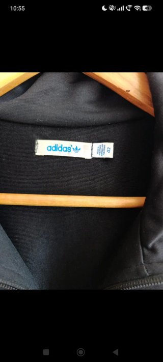 Chaqueta Adidas Negra y Dorada