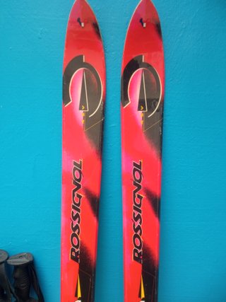 Esquís Rossignol con bastones