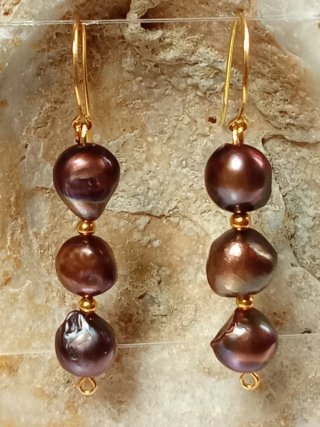 Pendientes Perlas Barrocas ChocolateOro agua dulce