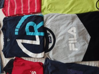 Consegna di abbigliamento per bambini taglia S