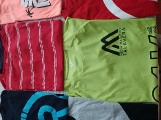 Consegna di abbigliamento per bambini taglia S