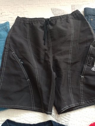 Consegna di abbigliamento per bambini taglia S