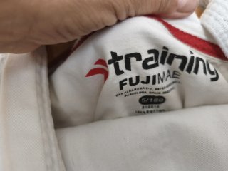 se regala Kimono de Karate Blanco