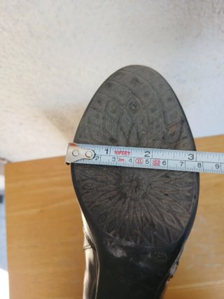 Botines de piel negros con tacón