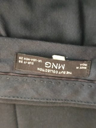 Traje Mango azul marino impecable. Sólo un uso.